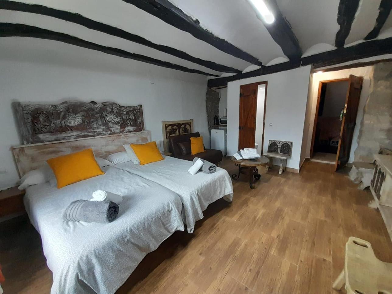 Apartament Castillo De Escriche *